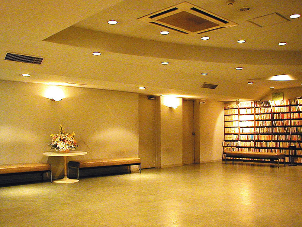 Kobe Student Youth Center Exterior photo
